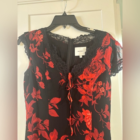 new Tiffie v neck midi dress in Basilica floral print - Picture 5 of 8
